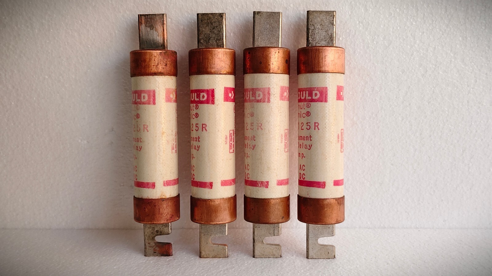 Gould Shawmut hrci-r / HRCI-R TRS125R Dual Element Time Delay Fuse Lot of 04 Pcs